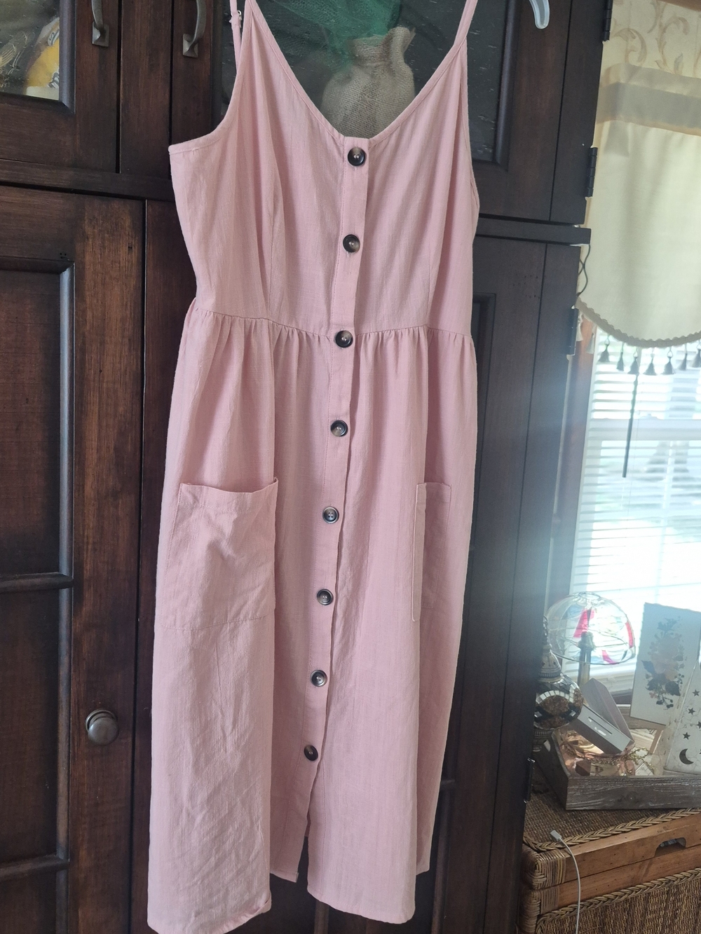 Sleeveless Pink Button-Front Midi Dress with Pockets